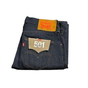 NWT Levi’s 30x32 501 Men’s Jeans Dark Blue Signature Button Fly.
